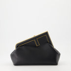 クロスボディバッグ フェンディのファーストバッグ Fendi 黒 女性