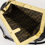 クロスボディバッグ フェンディのファーストバッグ Fendi 黒 女性