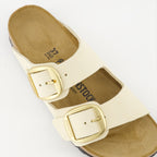 Zapatos abiertos Claquettes Arizona Big Buckle Birkenstock Beige Femme