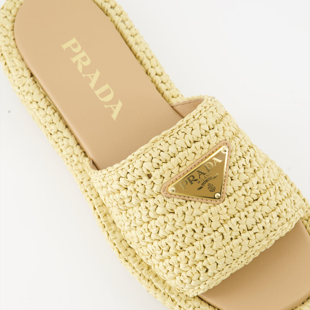 Sapatos abertos Mules en raphia Prada Bege Femme