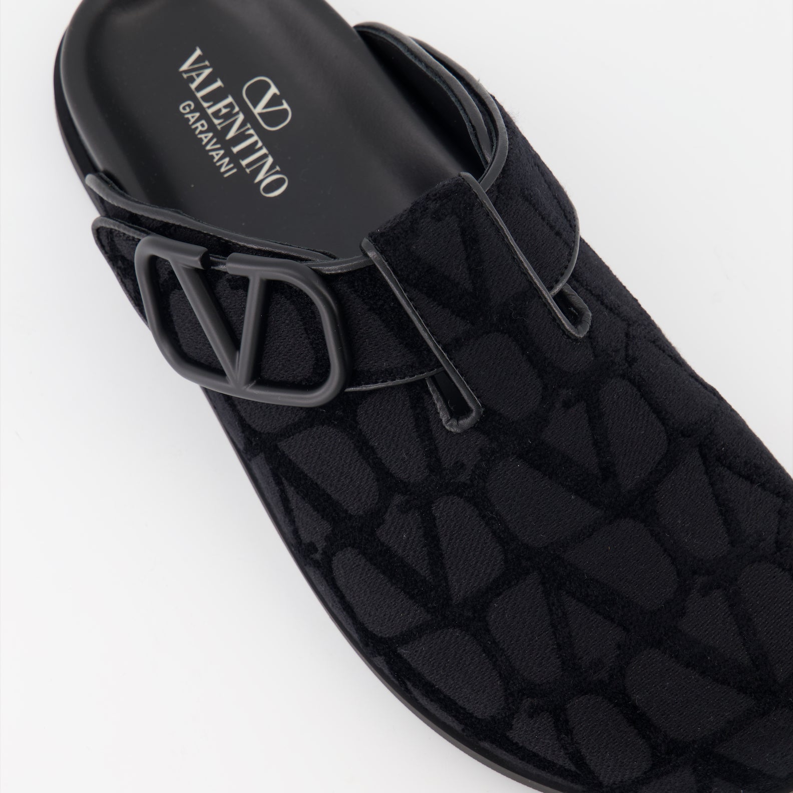 Zapatos abiertos Mules Monograma VLogo Valentino Garavani Negro Homme