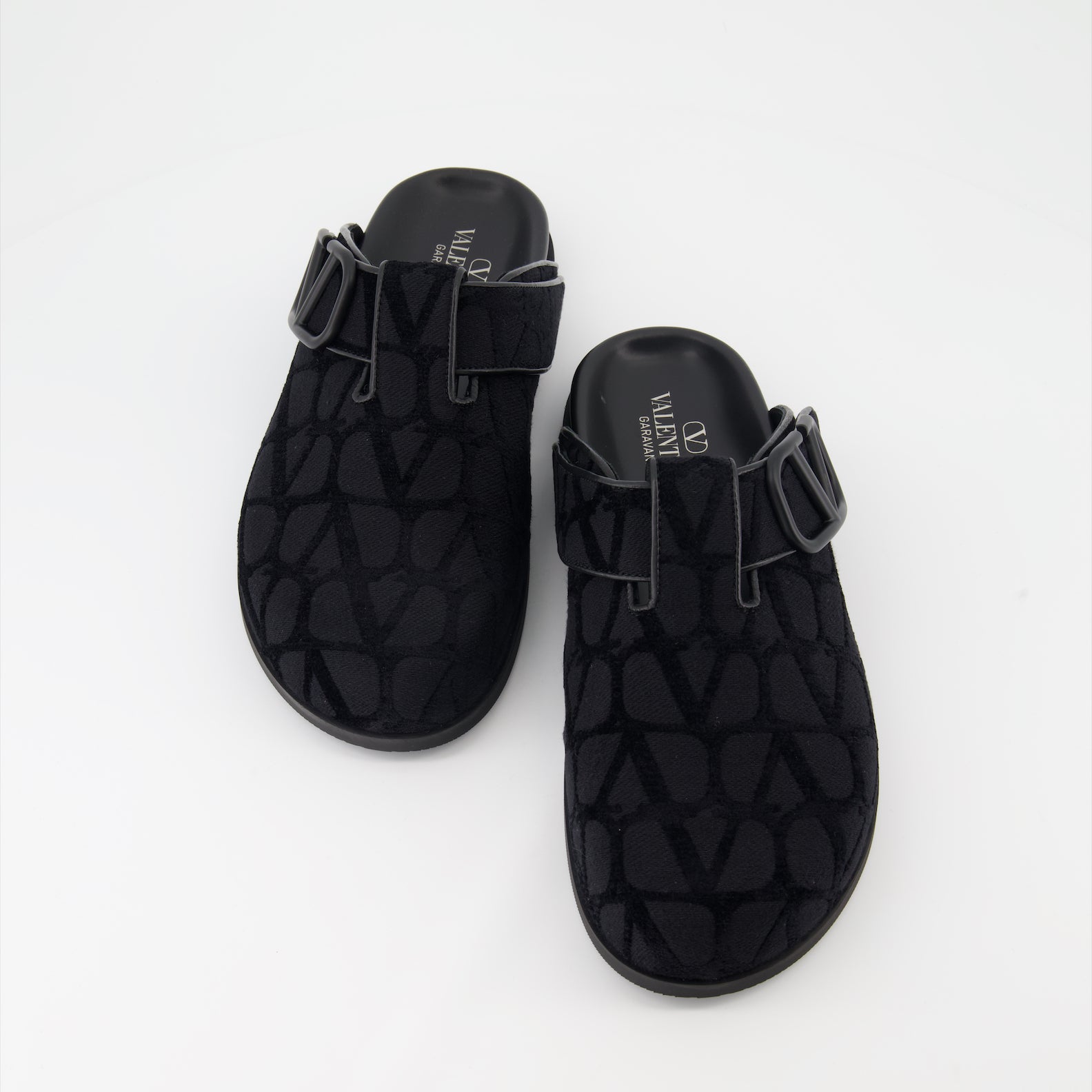 Zapatos abiertos Mules Monograma VLogo Valentino Garavani Negro Homme
