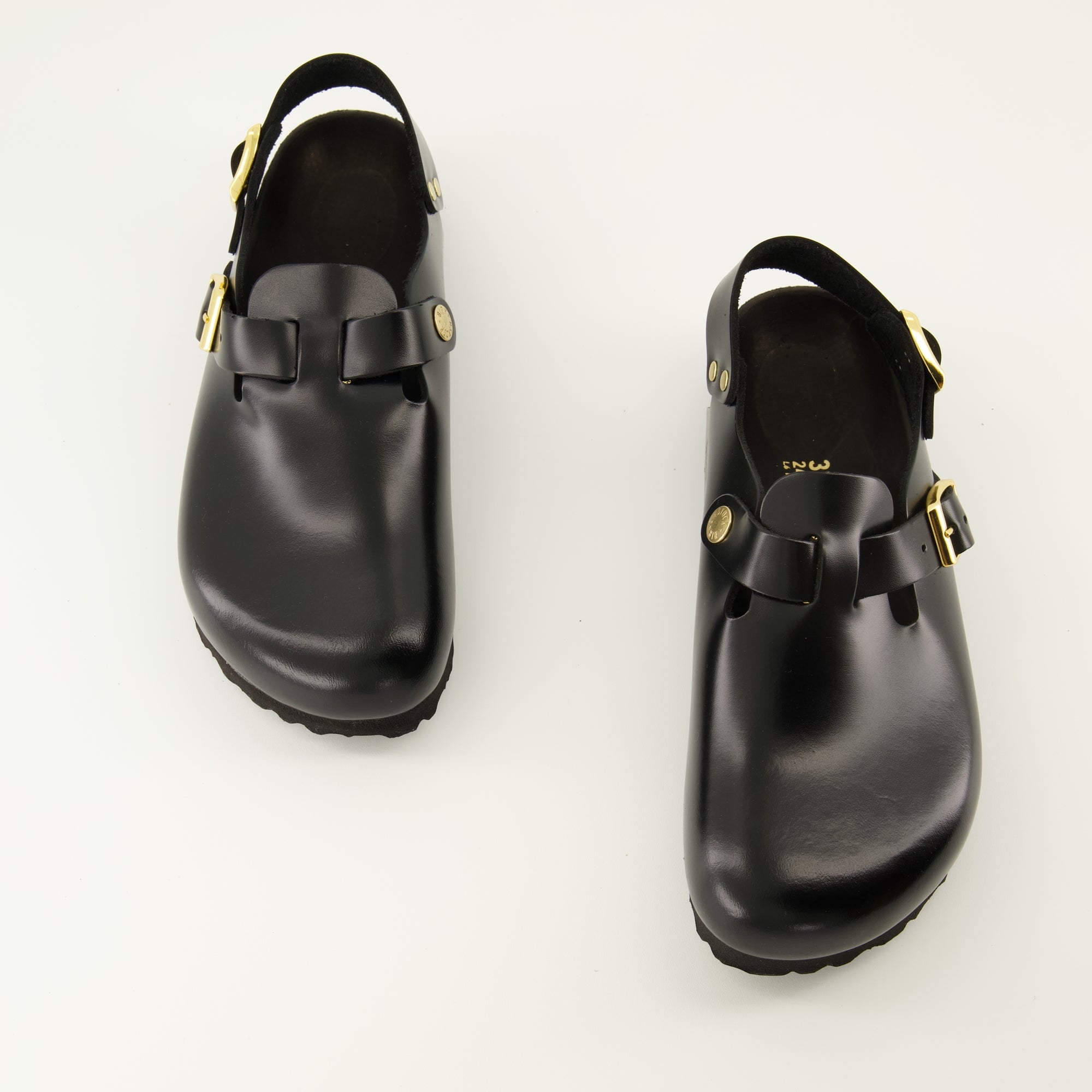 Imagen de las sandalias Tokio de Birkenstock para mujer - Temporada Otoño-Invierno 2025 - Vista de cima del par de zapatos