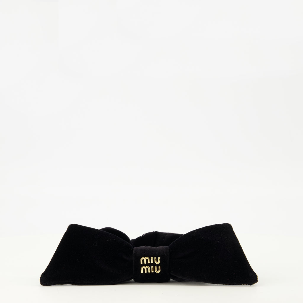 Bild des schwarzen Samt-Haargummis von Miu Miu für Frauen - Frühling-Sommer 2026 - Vorderansicht
