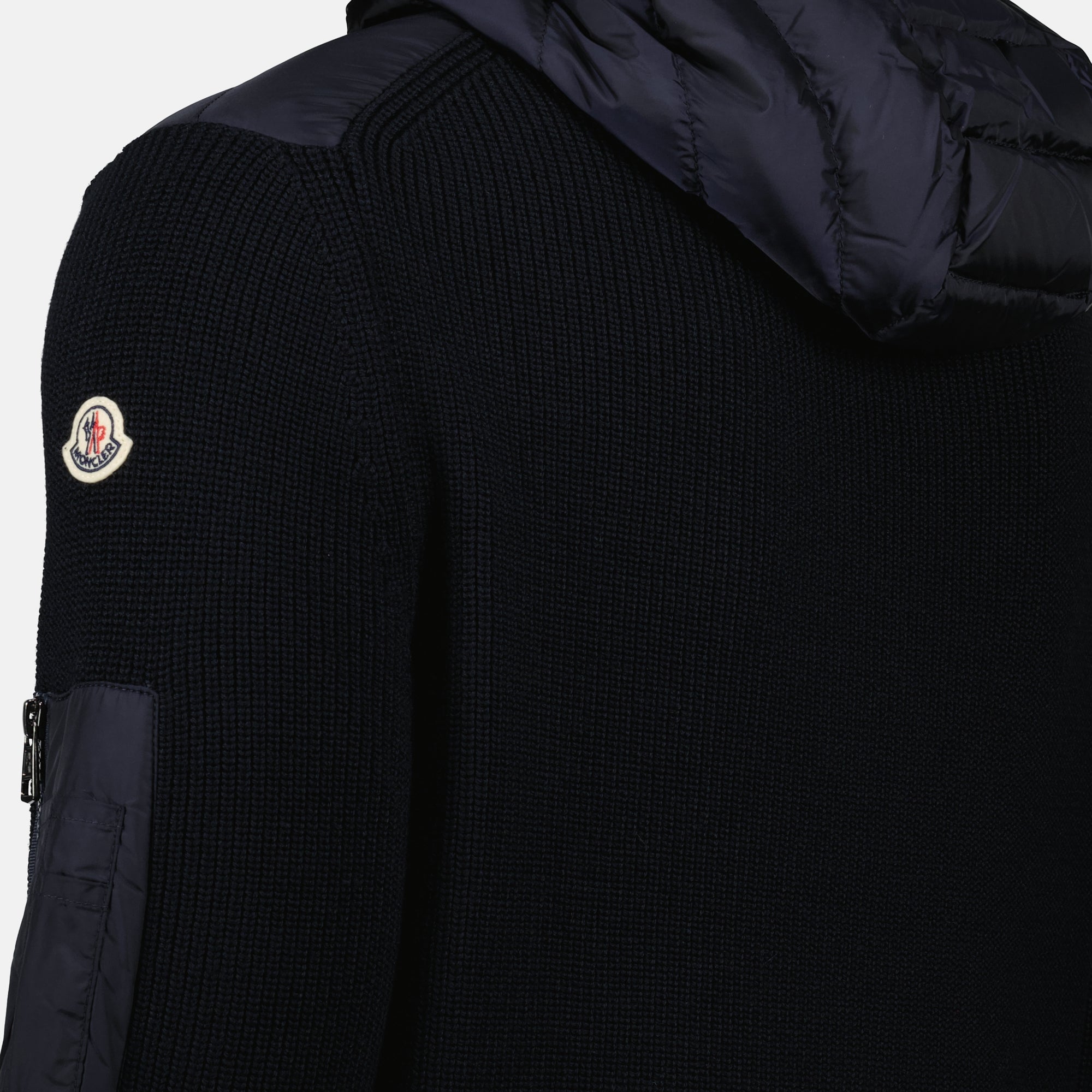 Imagen del Cardigan con cremallera de Moncler para Hombre - Temporada Otoño-Invierno 2025 - Vista Detallada 2