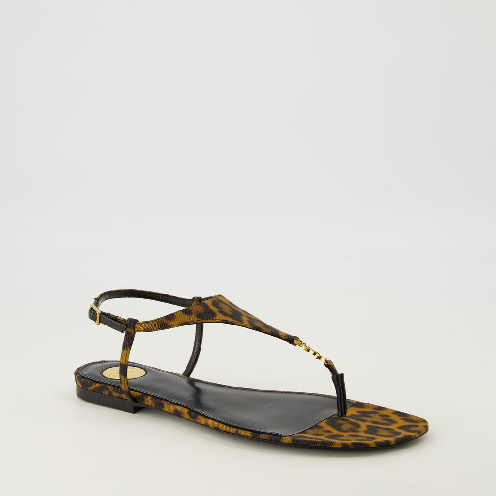 Bild der Saint Laurent Damen Sandalen Cassandra Leopard - Frühjahr-Sommer 2026 - Dreiviertelansicht von vorne rechts