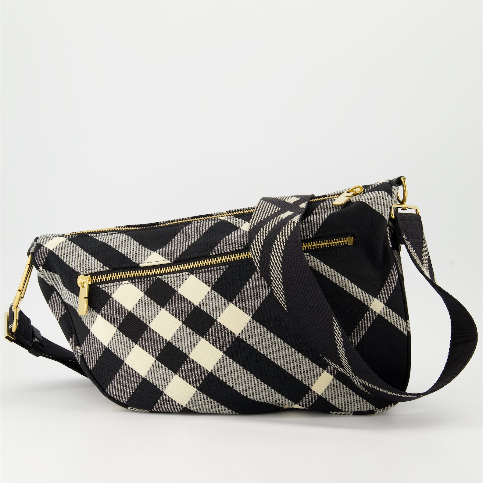 クロスボディバッグ シールドメッセンジャーバッグ Burberry 黒 Femme