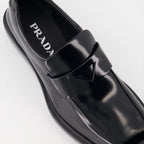 Mocassins Mocassins en cuir brossé Prada Noir Femme