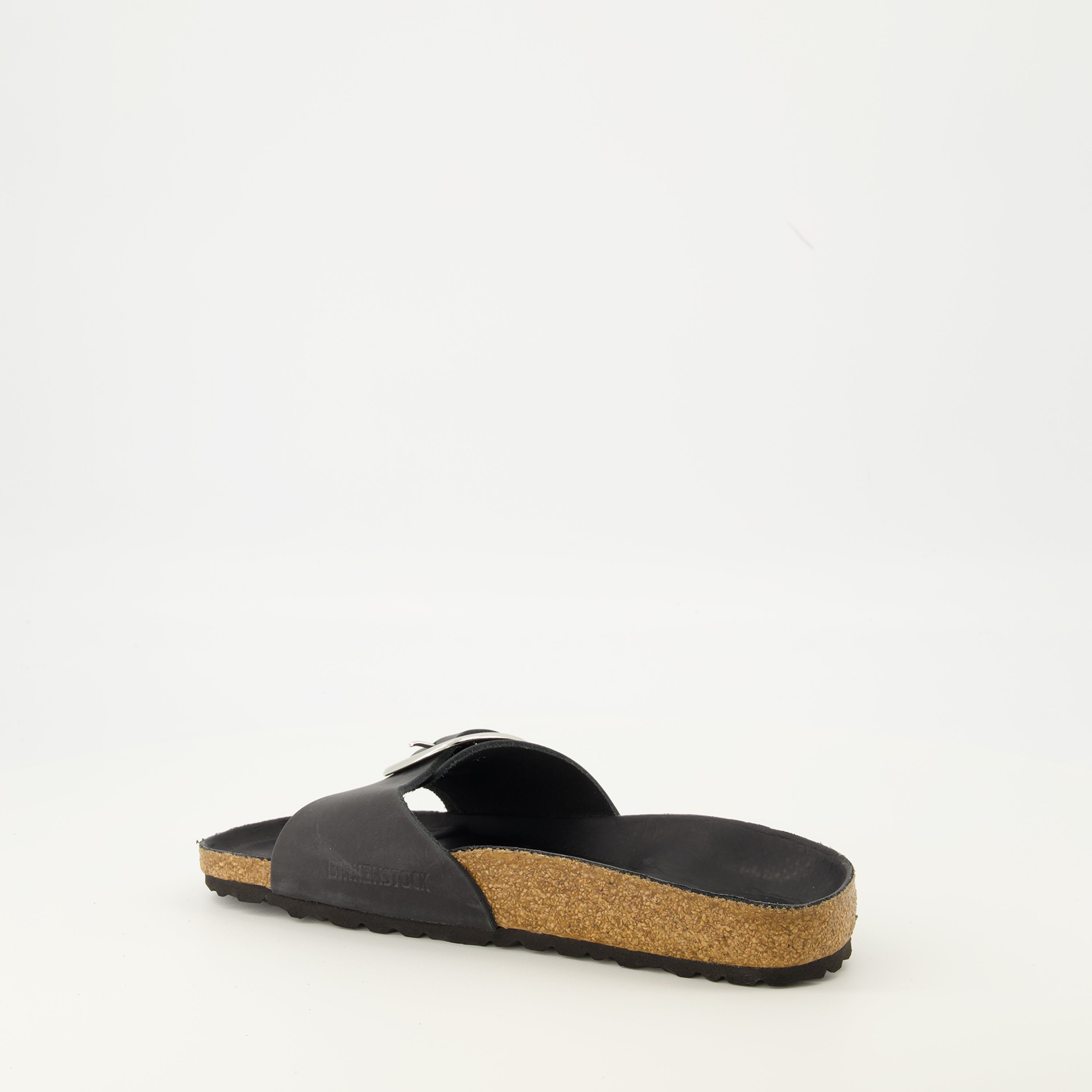 Imagen de las Sandalias Madrid Big Buckle de la marca Birkenstock para Mujer - Temporada Otoño-Invierno 2025 - Vista tres cuartos trasera derecha
