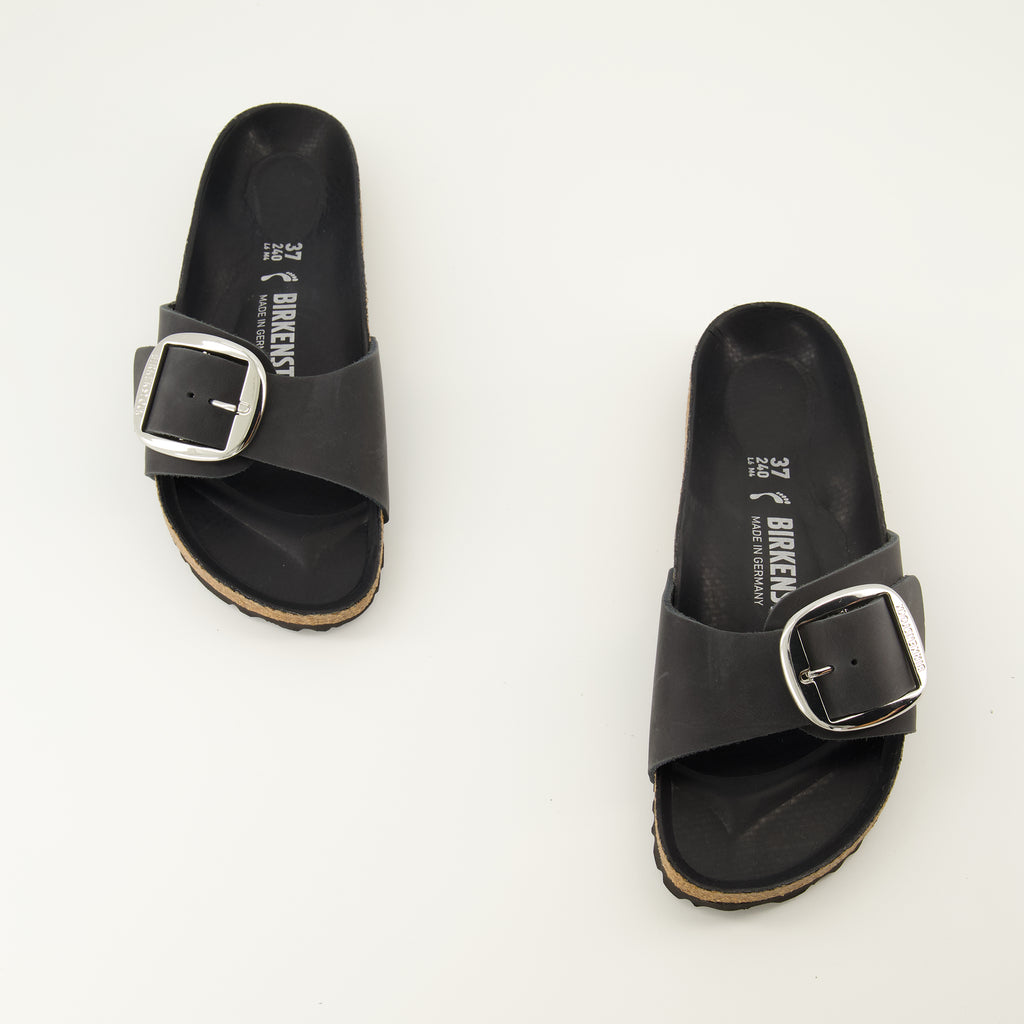 Image de l'article Sandales Madrid Big Buckle de la marque Birkenstock pour Femme - Saison Automne-Hiver 2025 - Vue de dessus paire de chaussure