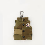 Bild des Herren-Moncler-Westen-Schlüsselanhängers - Herbst-Winter 2025 - Vorderansicht