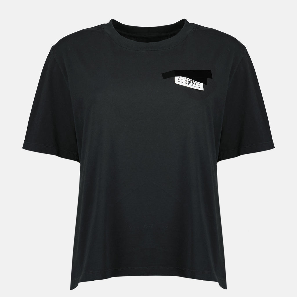 Image de l'article T-shirt noir de la marque Mm6 pour Femme - Saison Automne-Hiver 2025 - Vue de Face