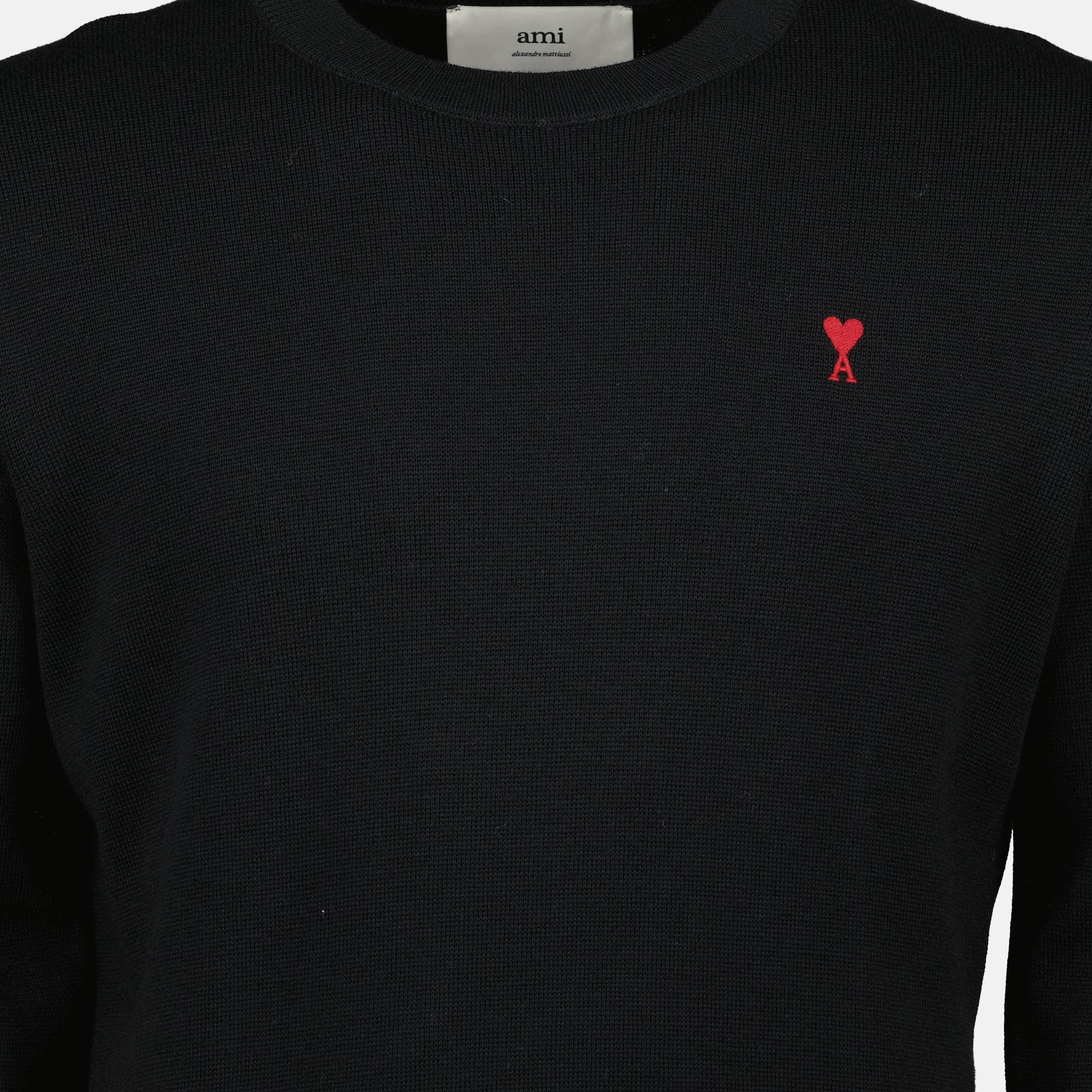 Imagen del suéter Ami de corazón de la marca Ami PARIS para Hombre - Temporada Otoño-Invierno 2025 - Vista Detallada 3