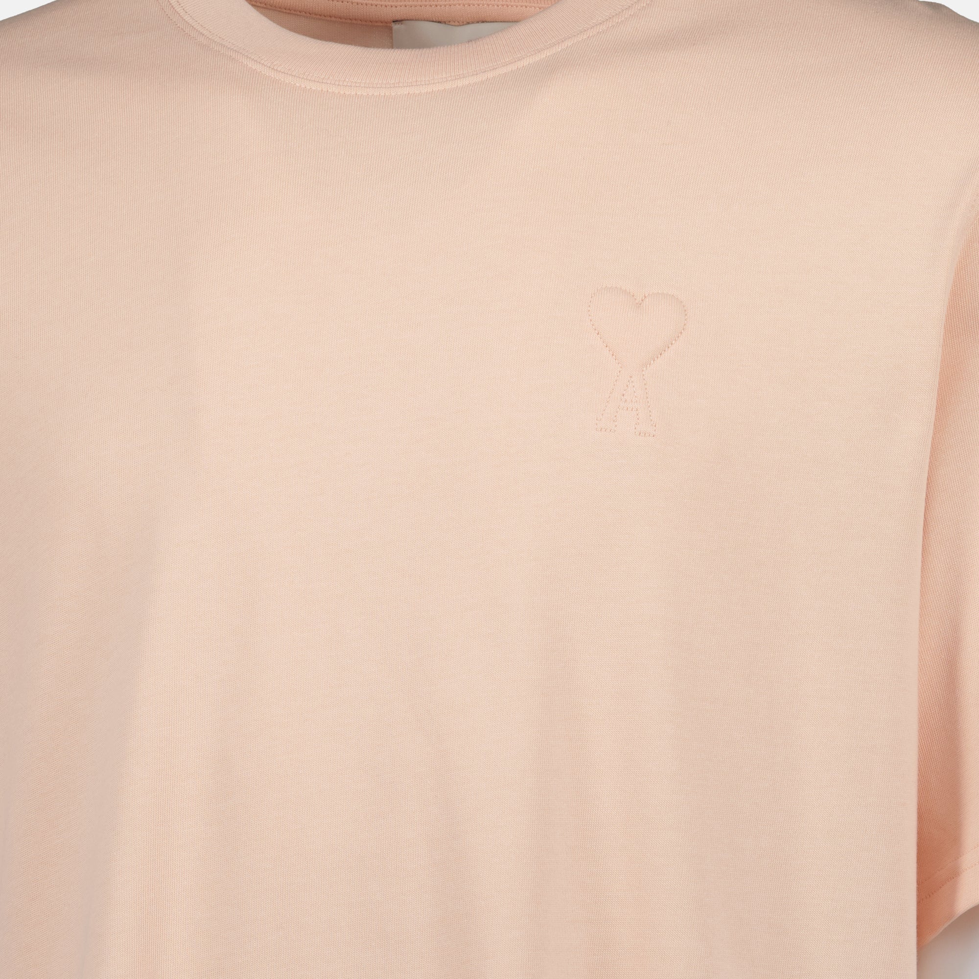 Immagine della t-shirt con logo del marchio Ami PARIS per Unisex - Stagione Autunno-Inverno 2025 - Vista Dettagliata 6