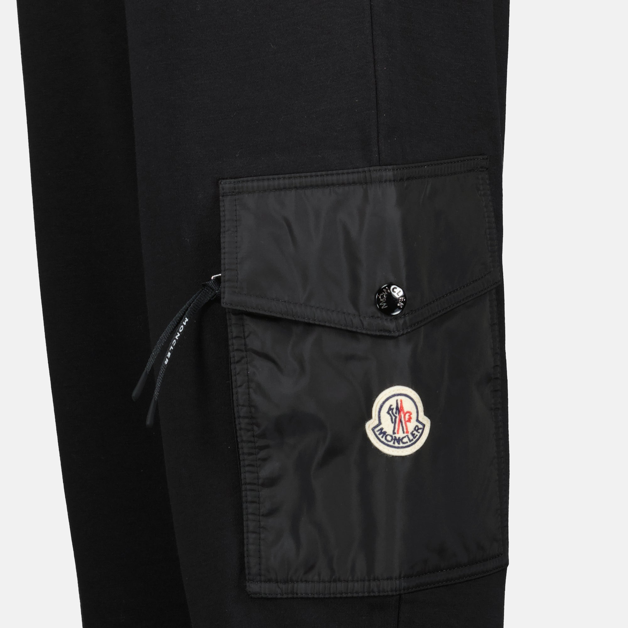 Image of the Moncler men's jogging pants article - Autumn-Winter 2025 season - Detailed View 3