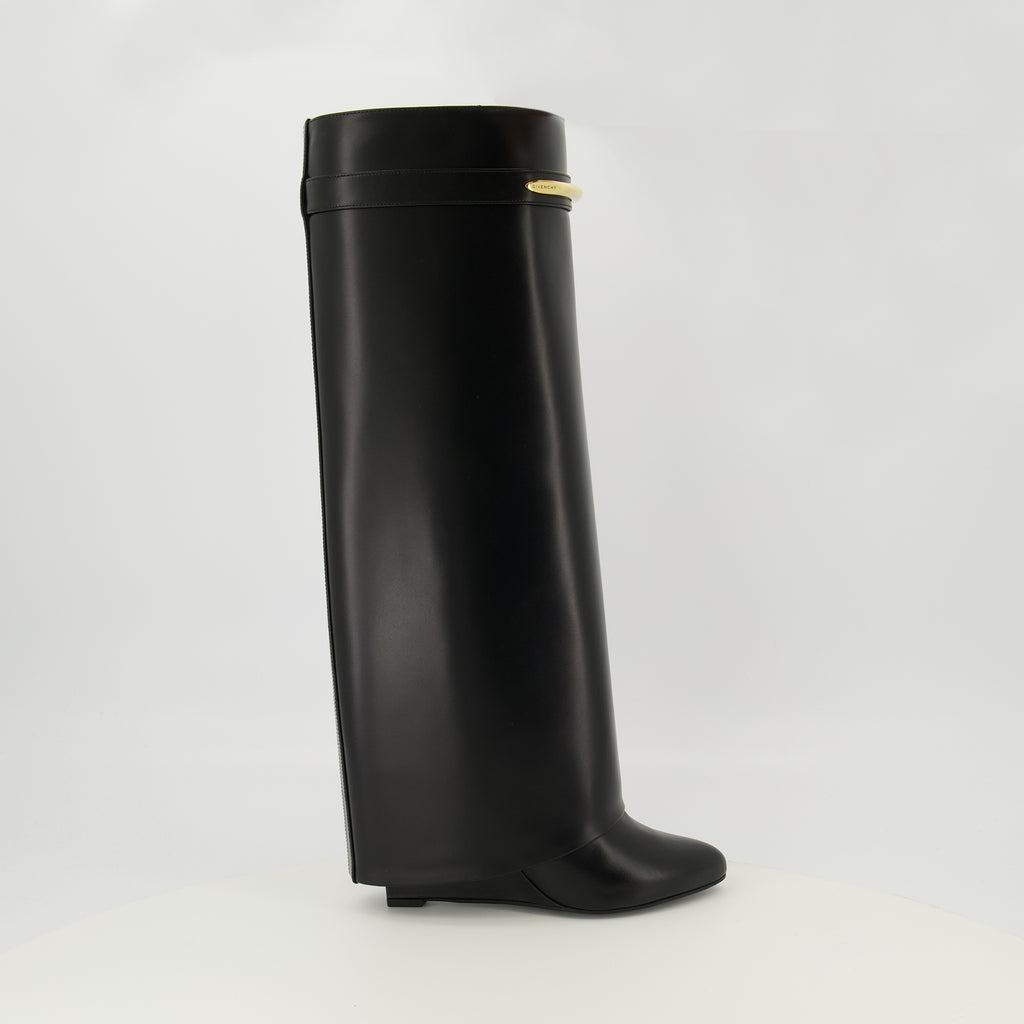 Image de l'article Bottes Shark en cuir noir de la marque Givenchy pour Femme - Saison Printemps-Été 2026 - Vue latérale droite