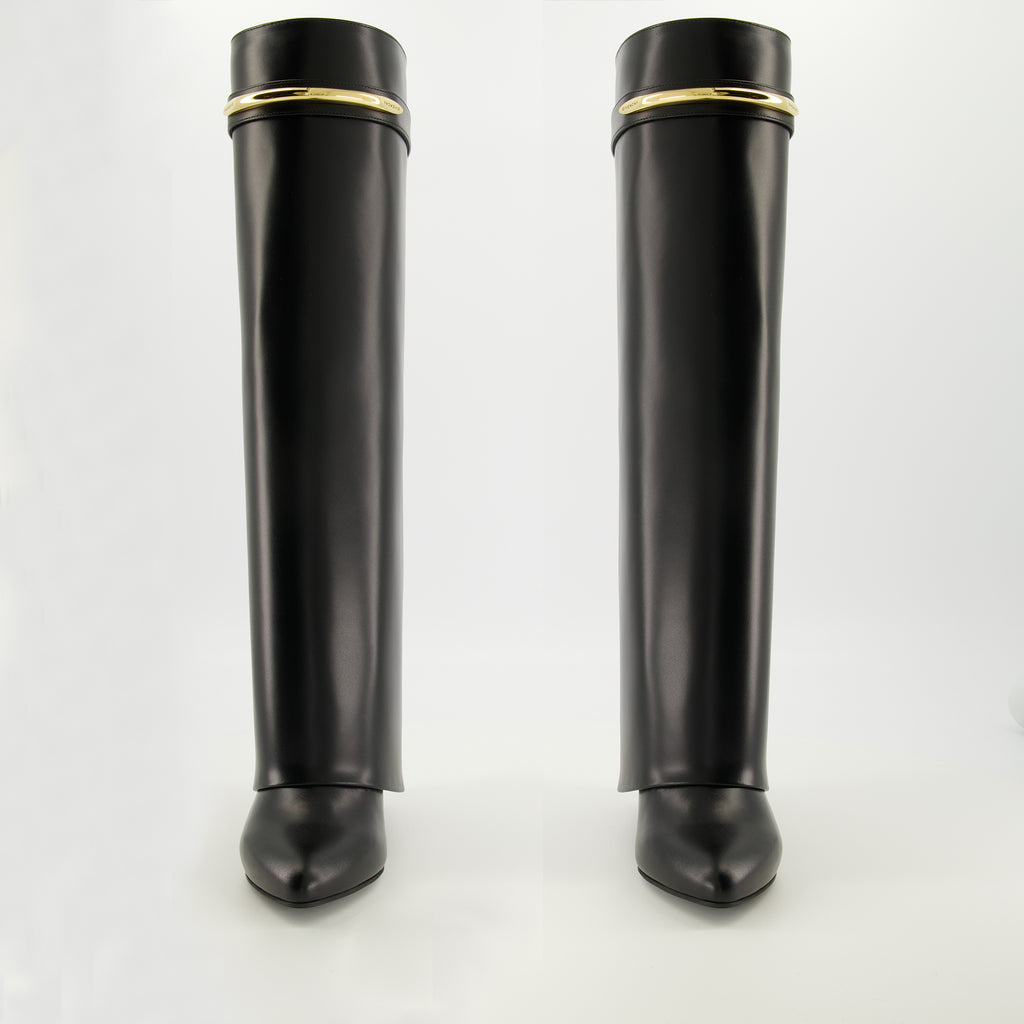 Image de l'article Bottes Shark en cuir noir de la marque Givenchy pour Femme - Saison Printemps-Été 2026 - Vue de dessus paire de chaussure