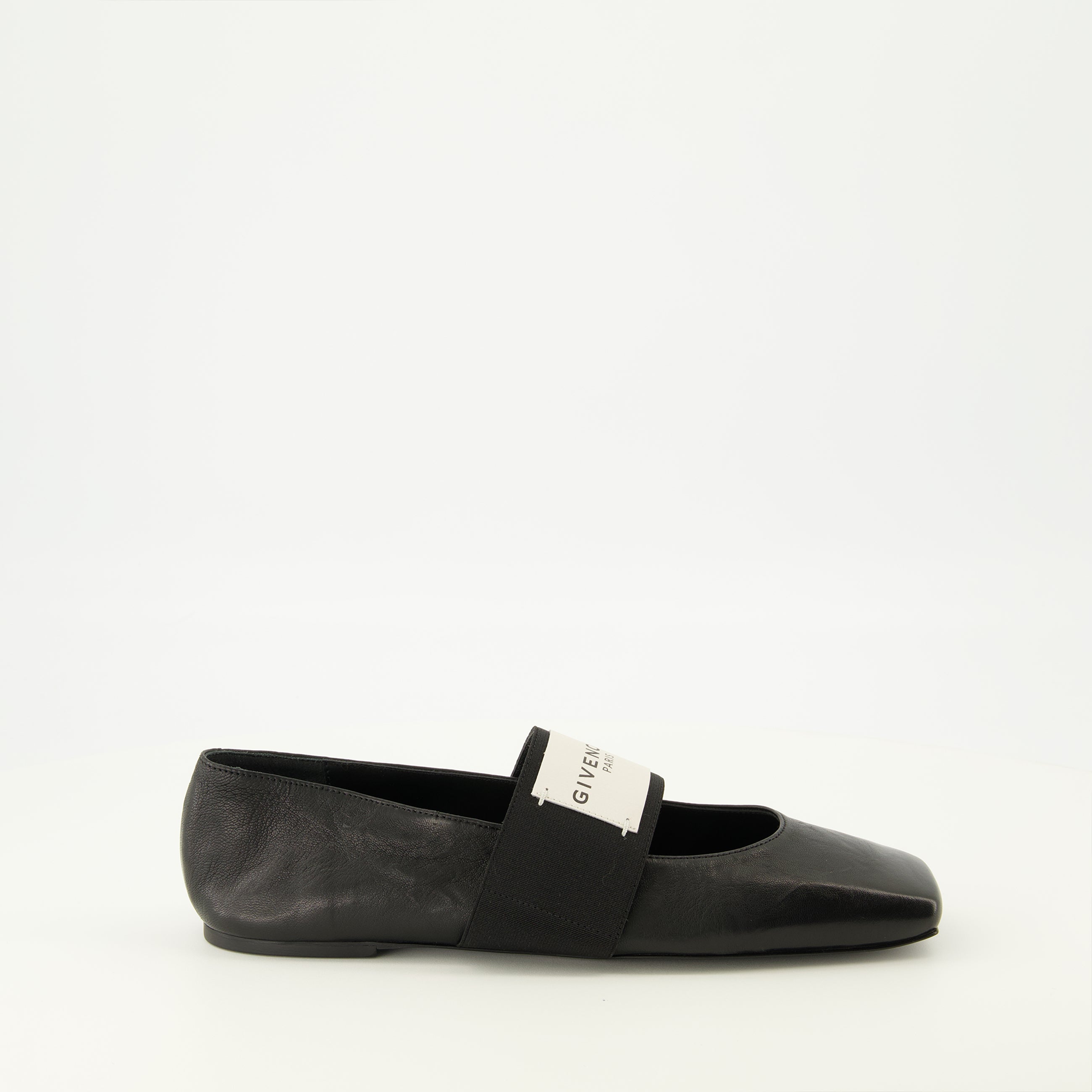 Image de l'article Ballerines Sliced Square noir de la marque Givenchy pour Femme - Saison Printemps-Été 2026 - Vue latérale droite