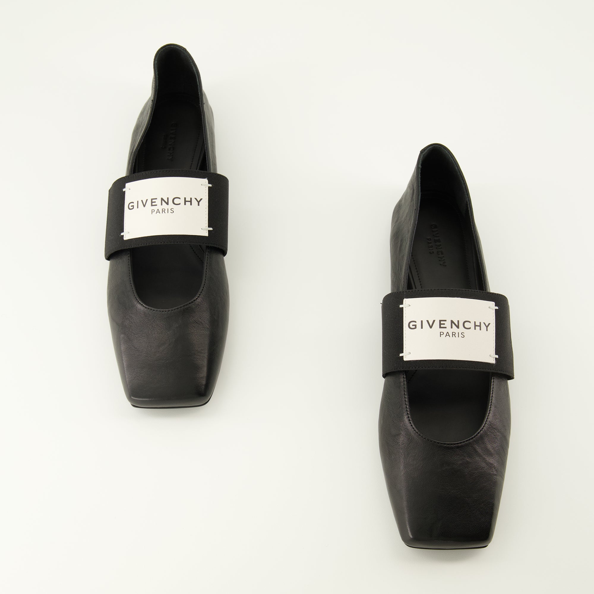 Image de l'article Ballerines Sliced Square noir de la marque Givenchy pour Femme - Saison Printemps-Été 2026 - Vue de dessus paire de chaussure