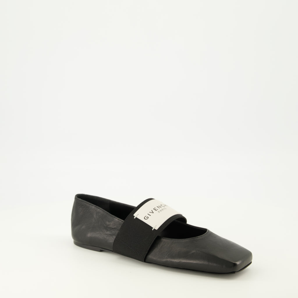Image de l'article Ballerines Sliced Square noir de la marque Givenchy pour Femme - Saison Printemps-Été 2026 - Vue trois quarts avant droite