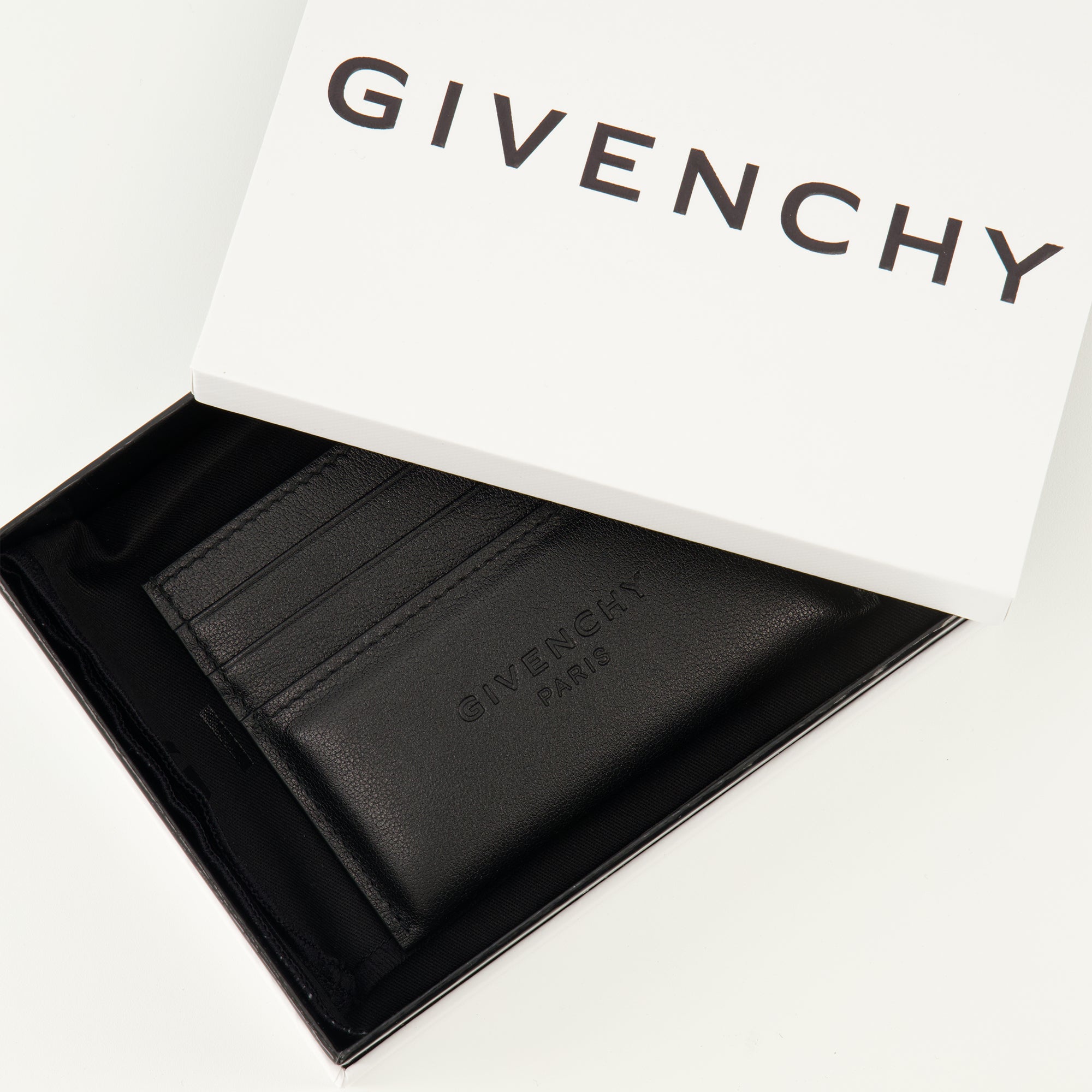 Image of the Givenchy Men's black leather cardholder - Spring-Summer 2026 - Detailed View 3