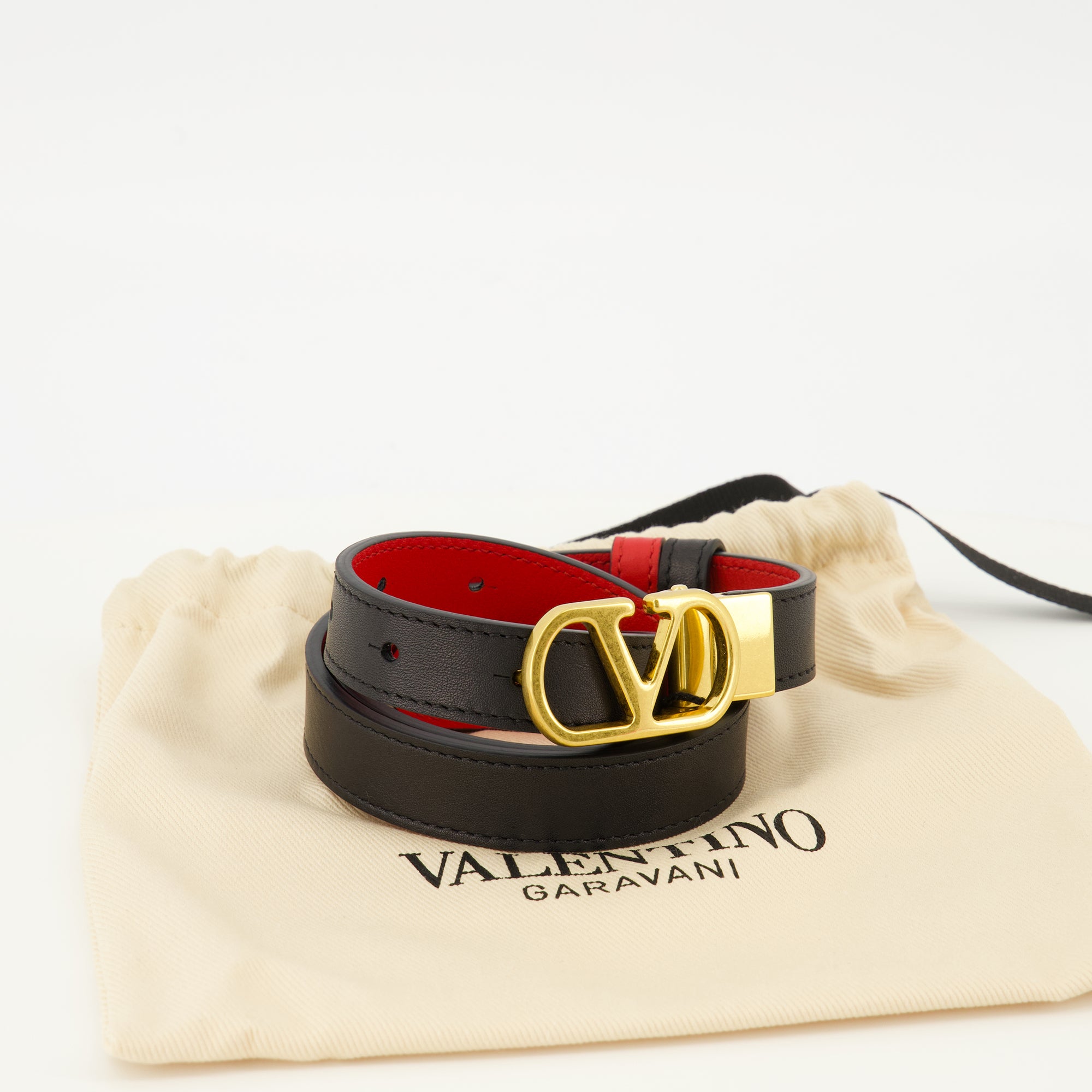 Image de l'article Ceinture réversible noir et rouge 20 mm de la marque Valentino Garavani pour Femme - Saison Printemps-Été 2026 - Vue détaillée_5