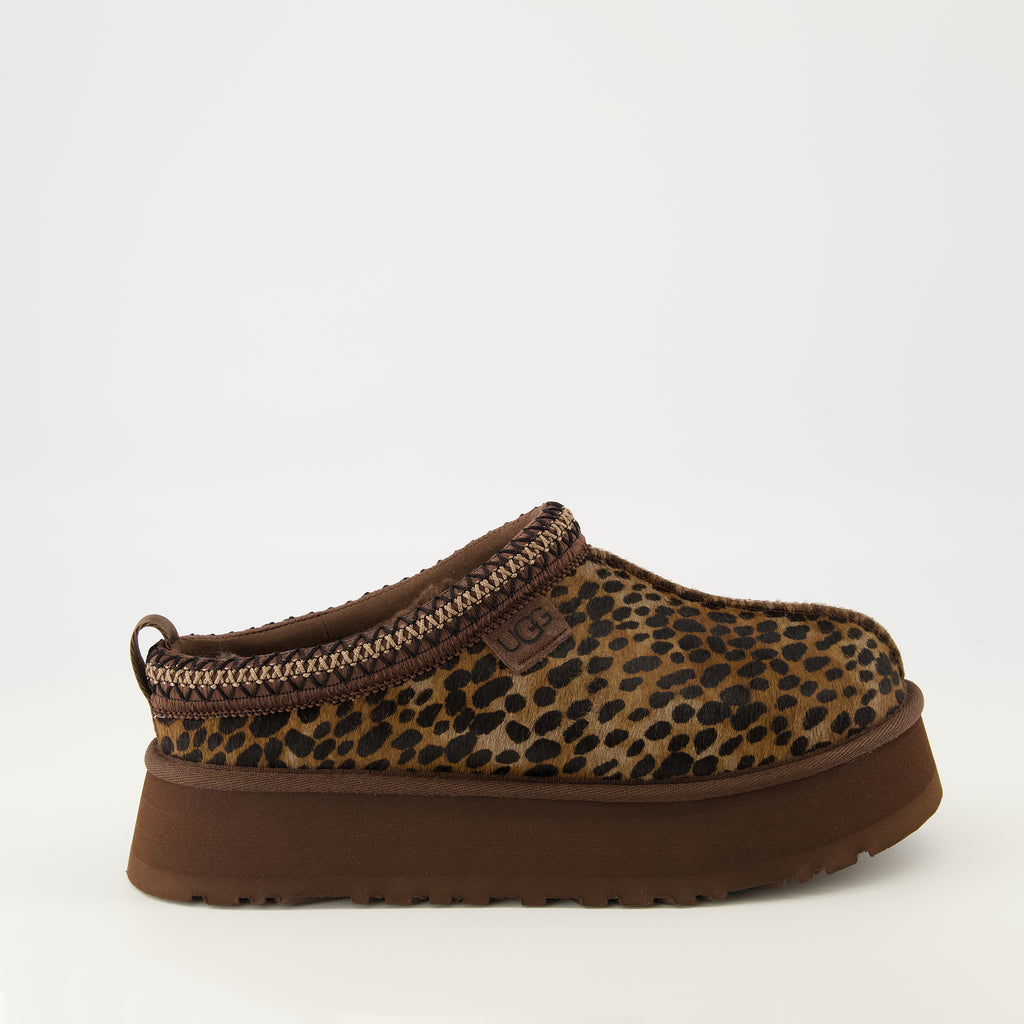 Imagen de las Mules Tazz Caspian de la marca Ugg para Mujer - Temporada Otoño-Invierno 2025 - Vista lateral derecha