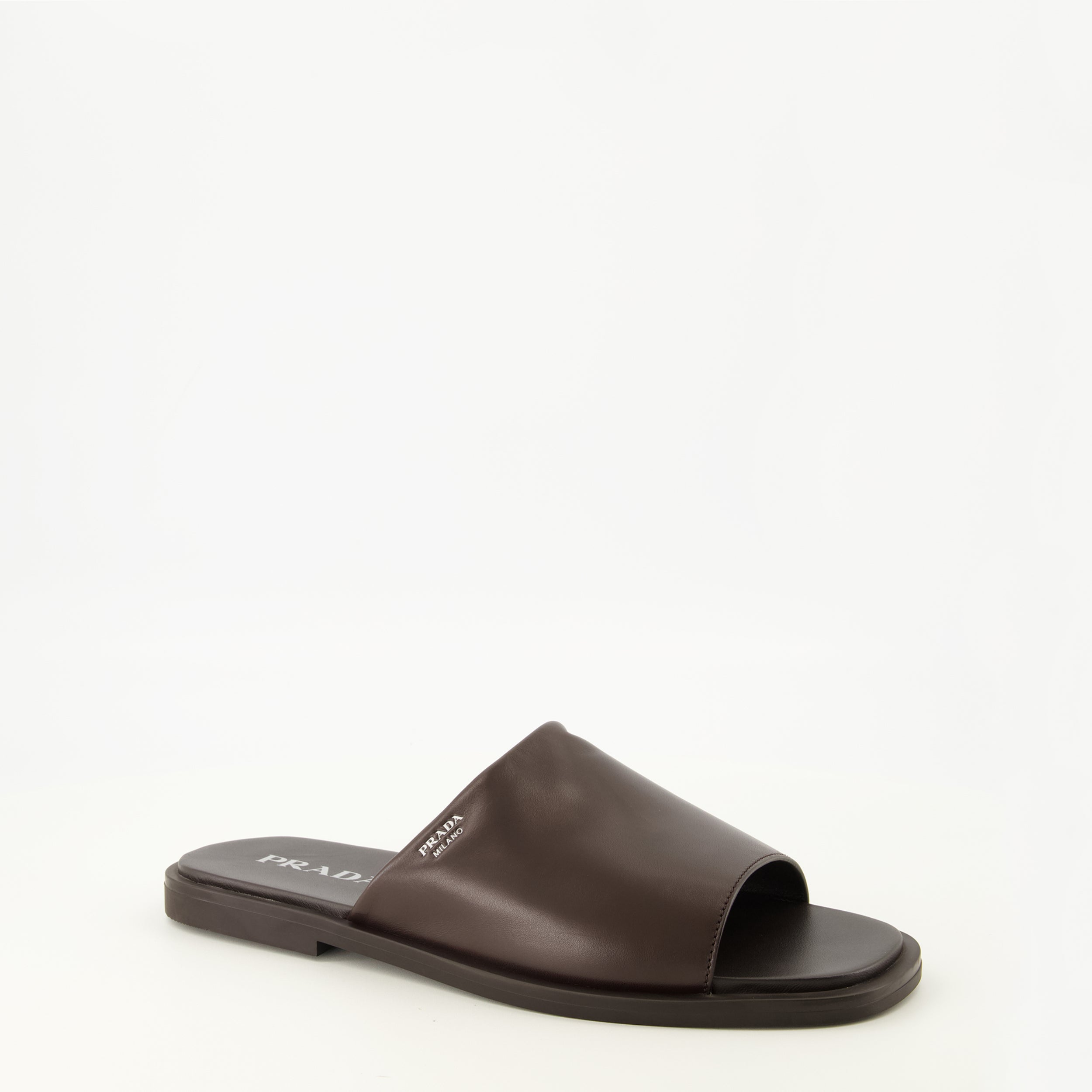 Chaussures ouvertes Mules en cuir marron Prada Marron Homme