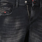 Imagem do jeans Diesel D-Strukt L32 preto para homem - Coleção Primavera-Verão 2026 - Vista detalhada 2