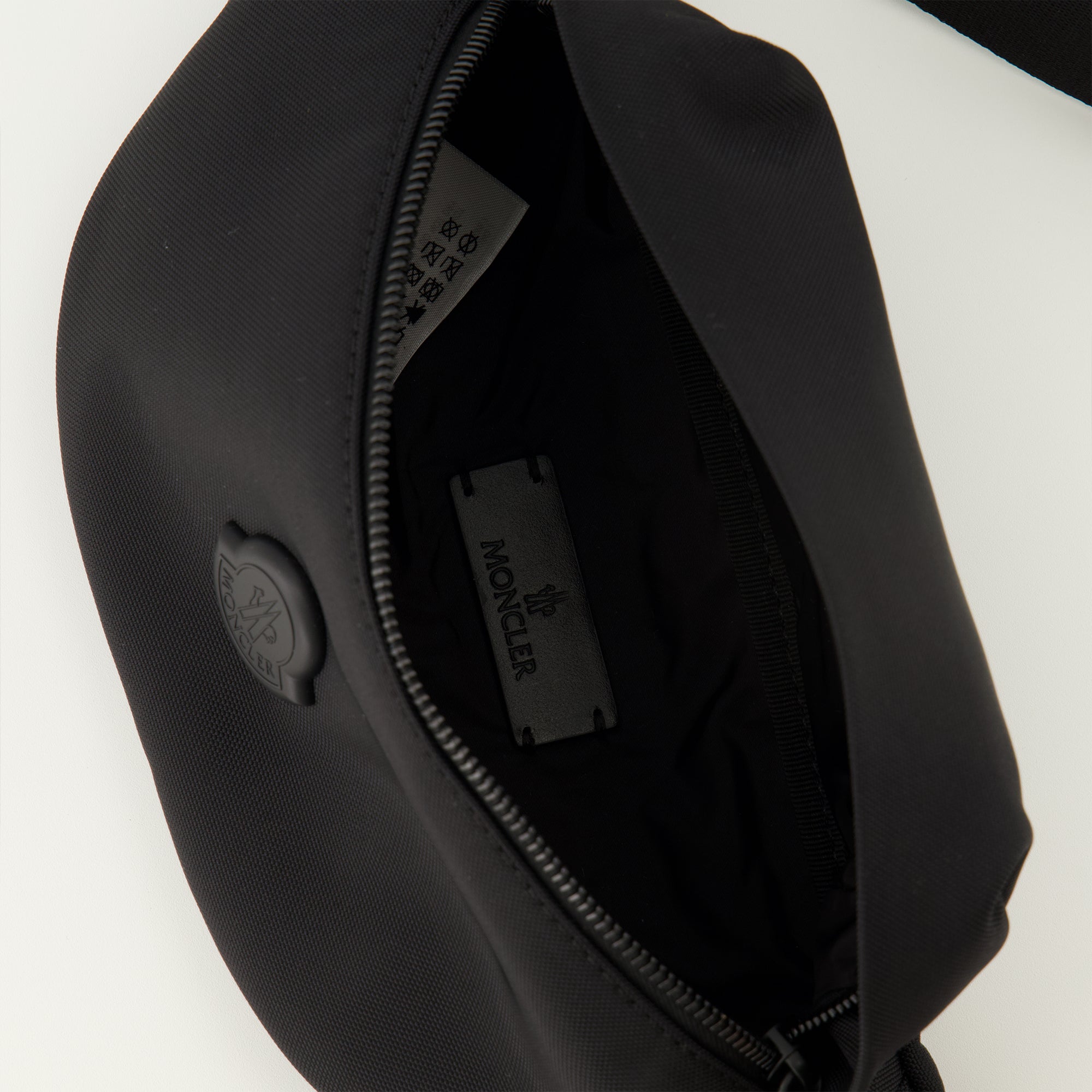 Image of the Durance black waist bag by Moncler for men - Spring-Summer 2026 - Detailed View_3