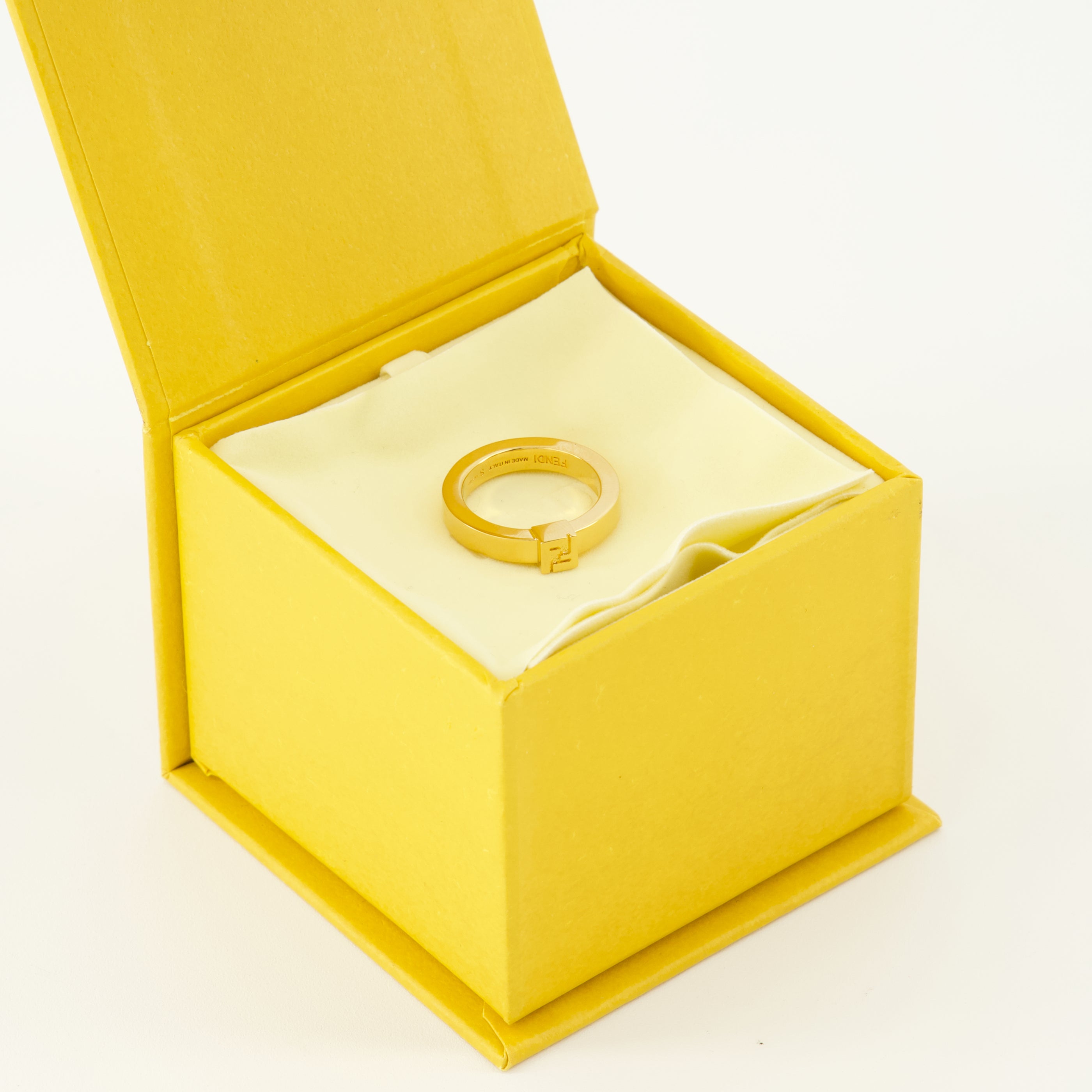 Image de l'article Bague à logo doré de la marque Fendi pour Femme - Saison Printemps-Été 2026 - Vue détaillée_3