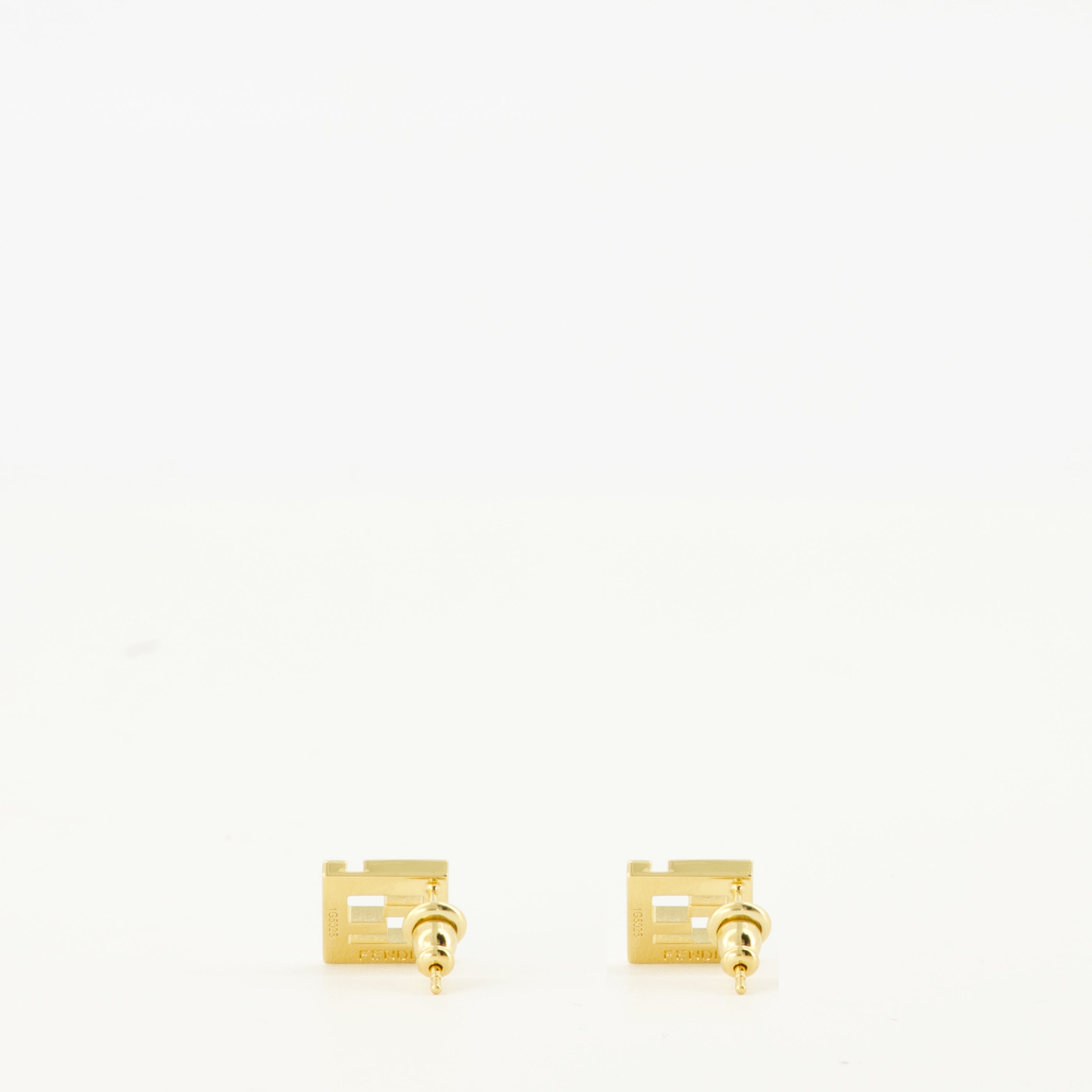 Image de l'article Boucles d'oreilles Forever doré et blanche de la marque Fendi pour Femme - Saison Printemps-Été 2026 - Vue de Dos