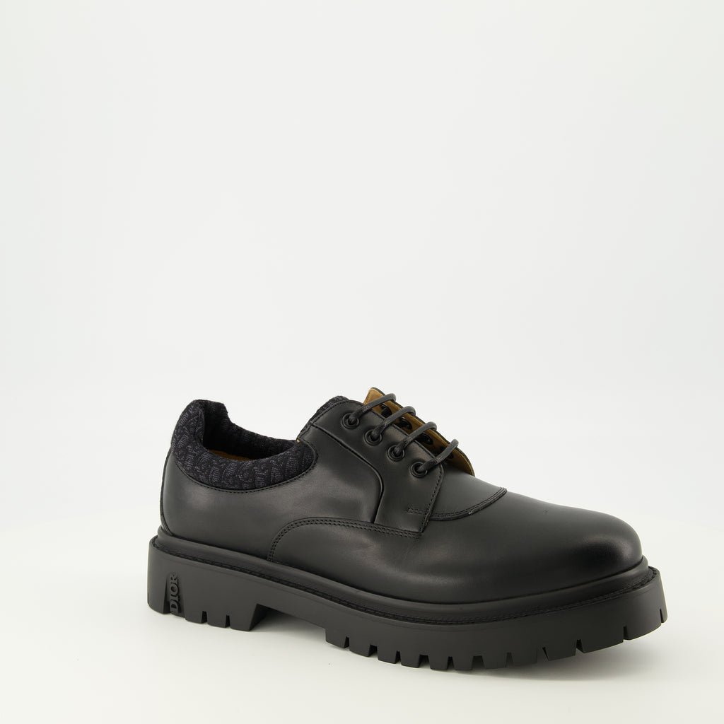 Immagine del Derby Explorer III nero di Dior per Uomo - Primavera-Estate 2026 - Vista tre quarti anteriore destra