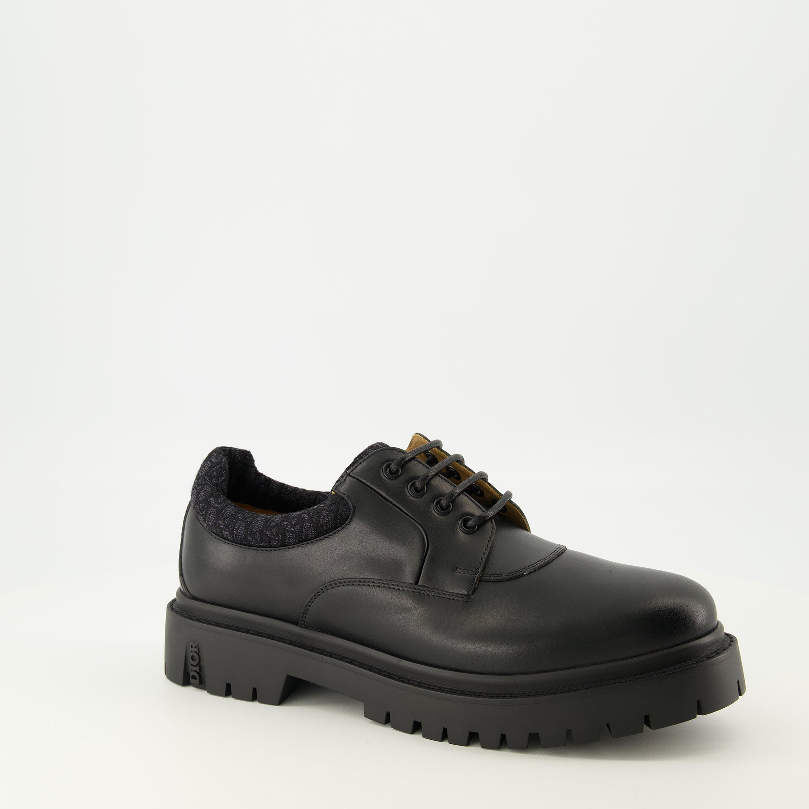 Immagine del Derby Explorer III nero di Dior per Uomo - Primavera-Estate 2026 - Vista tre quarti anteriore destra