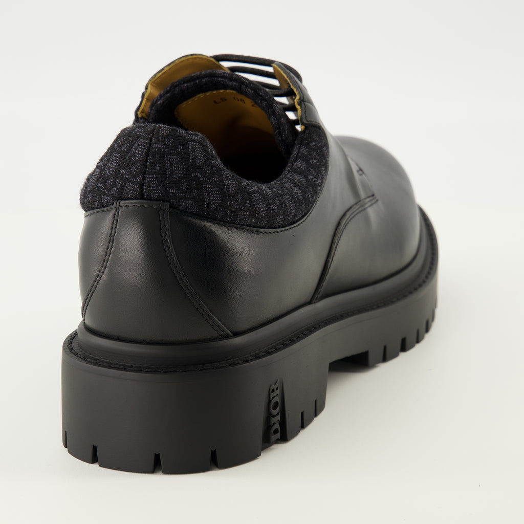 Immagine del Derby Explorer III nero di Dior per Uomo - Primavera-Estate 2026 - Vista dettagliata dall'alto