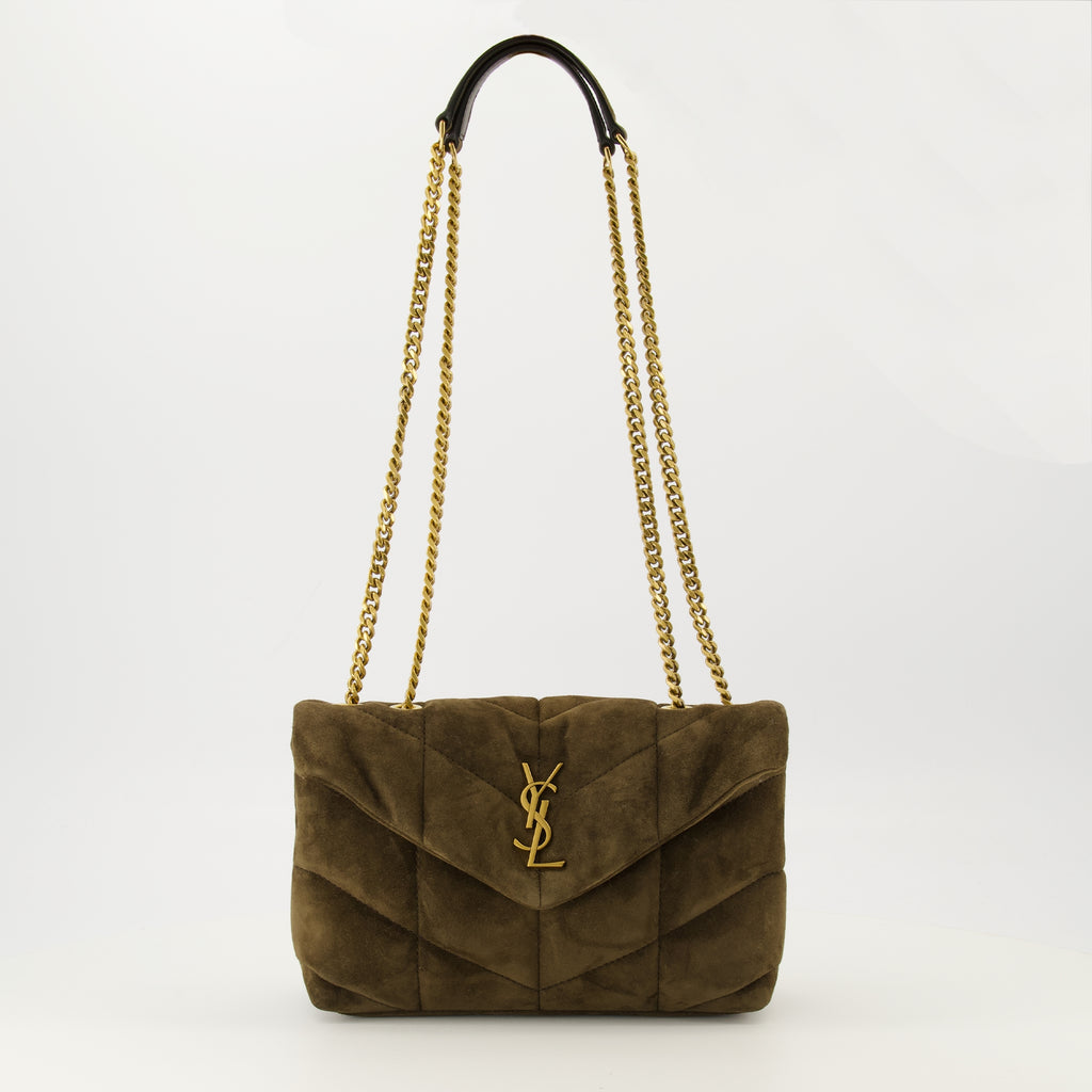サン・ローランの女性用ルルー・パッファートイバッグの画像 - 2025年秋冬シーズン - 正面からのビュー
