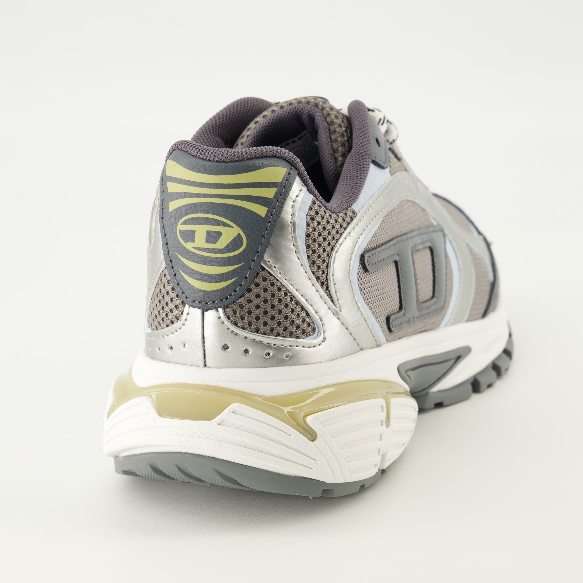 Image de l'article Baskets Pro-V-Dense taupe et gris argenté de la marque Diesel pour Homme - Saison Printemps-Été 2026 - Vue arrière