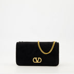 Imagen de la Clutch de terciopelo de Valentino Garavani para Mujer - Temporada Otoño-Invierno 2025 - Vista Frontal