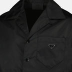 Imagen de la camisa de nylon negra de la marca Prada para Hombre - Temporada Primavera-Verano 2026 - Vista Detallada_2