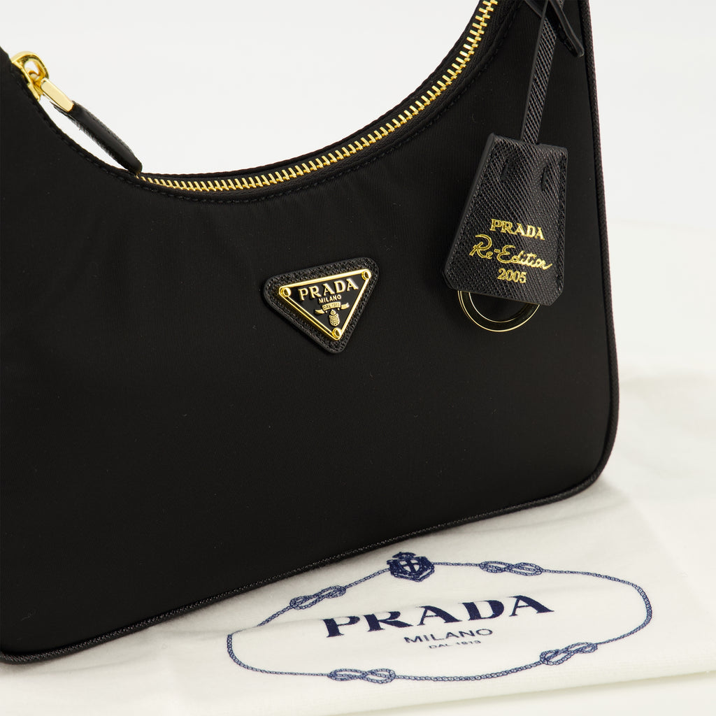 Image de l'article Mini sac Re-Edition 2005 noir de la marque Prada pour Femme - Saison Printemps-Été 2026 - Vue détaillée_2