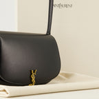 女性用のサン・ローランのミニ黒ボルtaireバッグの画像 - 2025年秋冬シーズン - 詳細ビュー2