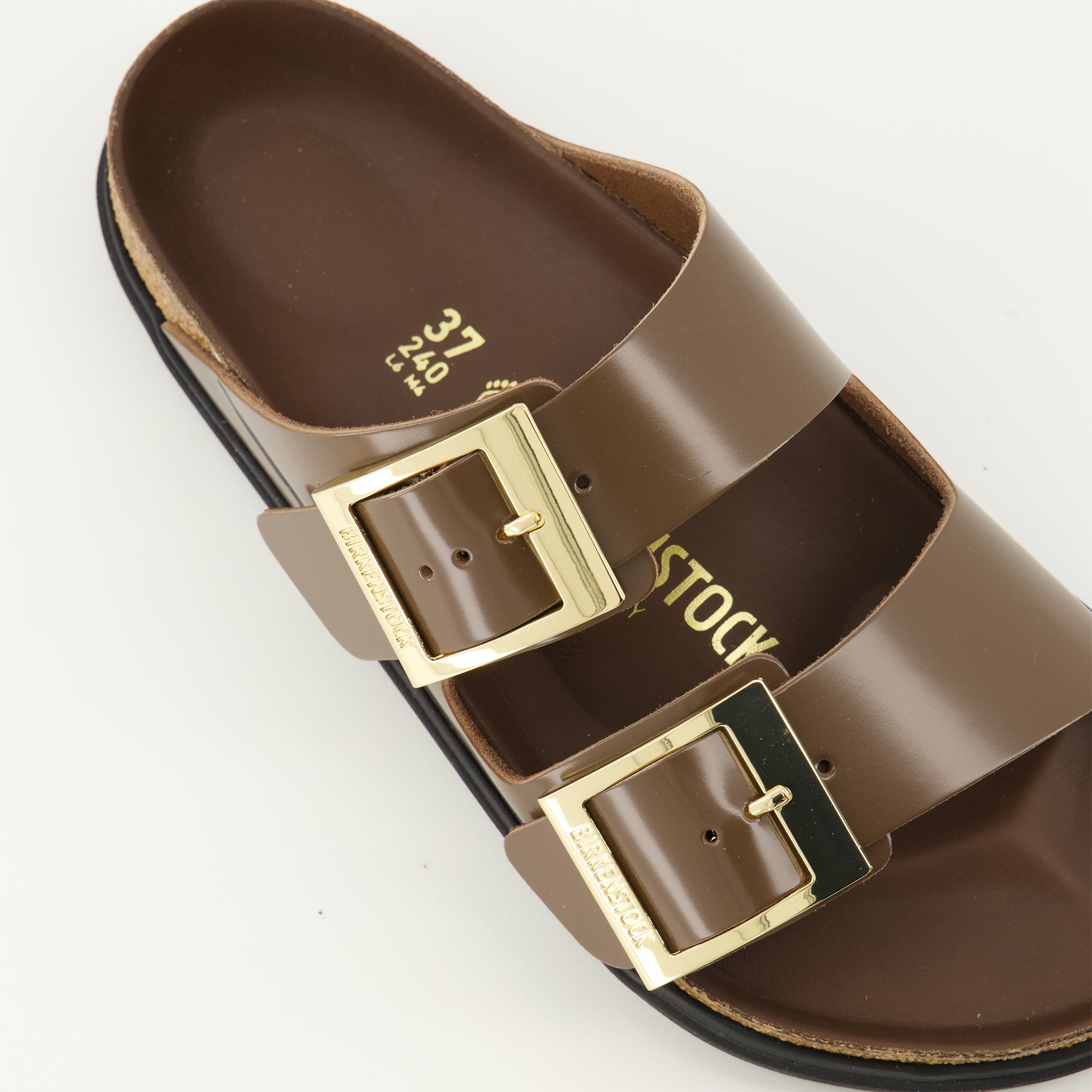 Image de l'article Sandales Arizona Droplet Buckle marron de la marque Birkenstock pour Femme - Saison Printemps-Été 2026 - Vue détaillée de haut
