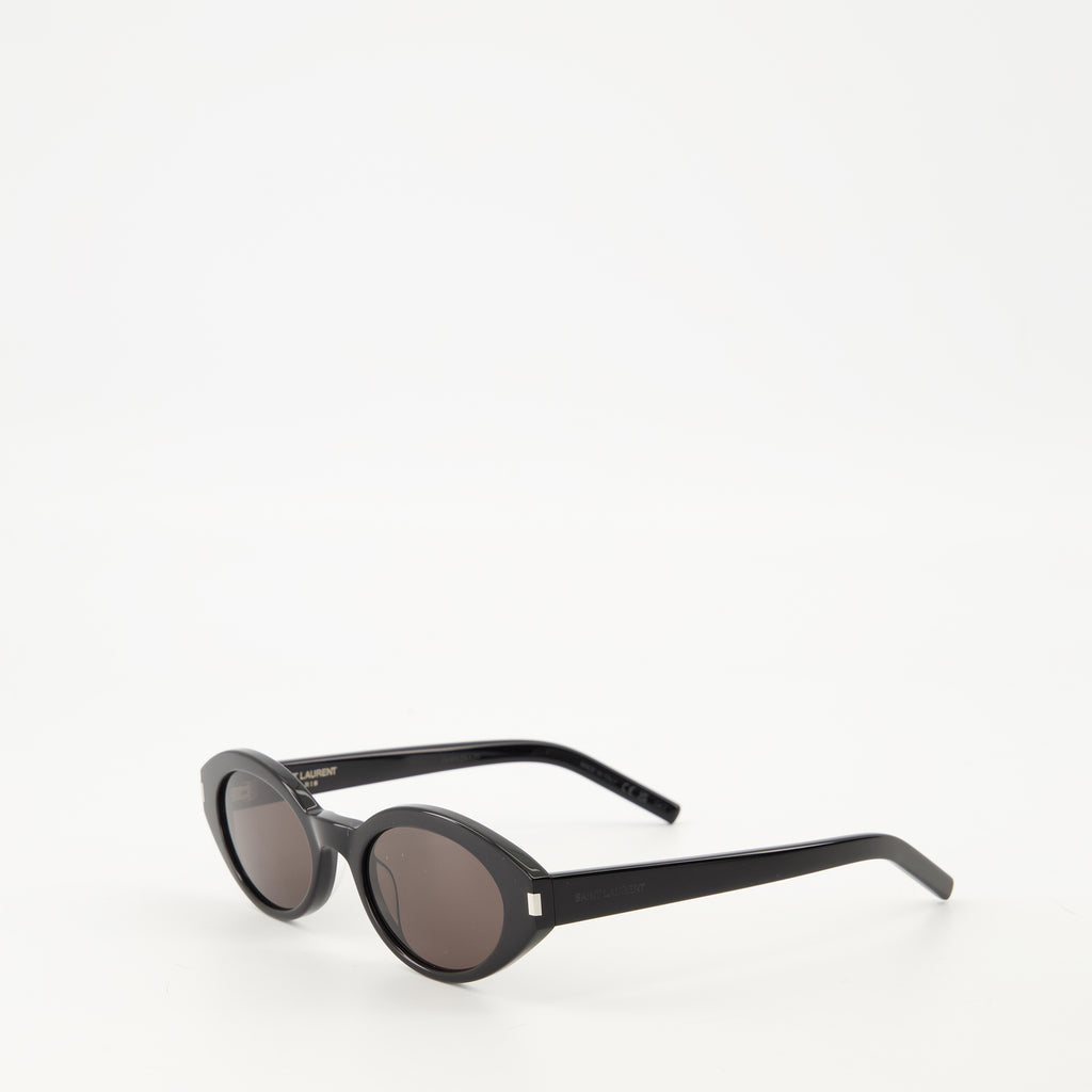 Bild der Sonnenbrille SL 567 der Marke Saint Laurent für Unisex - Herbst-Winter-Saison 2025 - Rückansicht