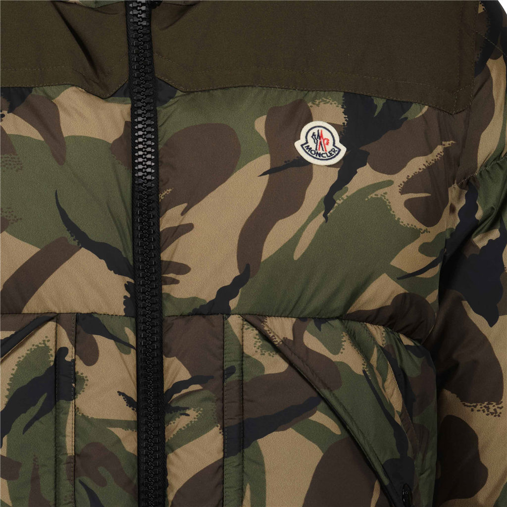 Manteaux H2091 1A00223 596C7 f81 dark green Moncler Vert Homme