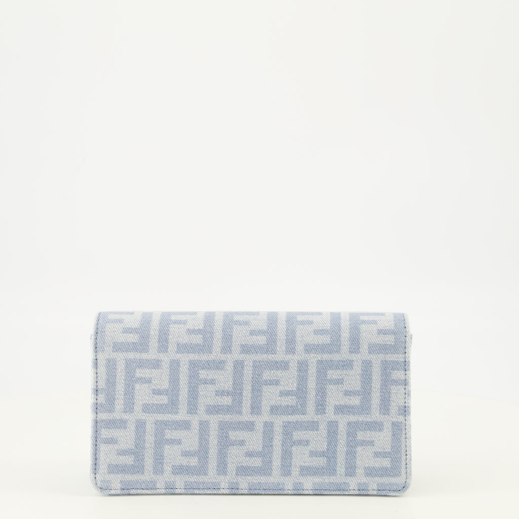 Sacs à main et épaule Baguette Denim FF Blue Chain Wallet Fendi Bleu Femme