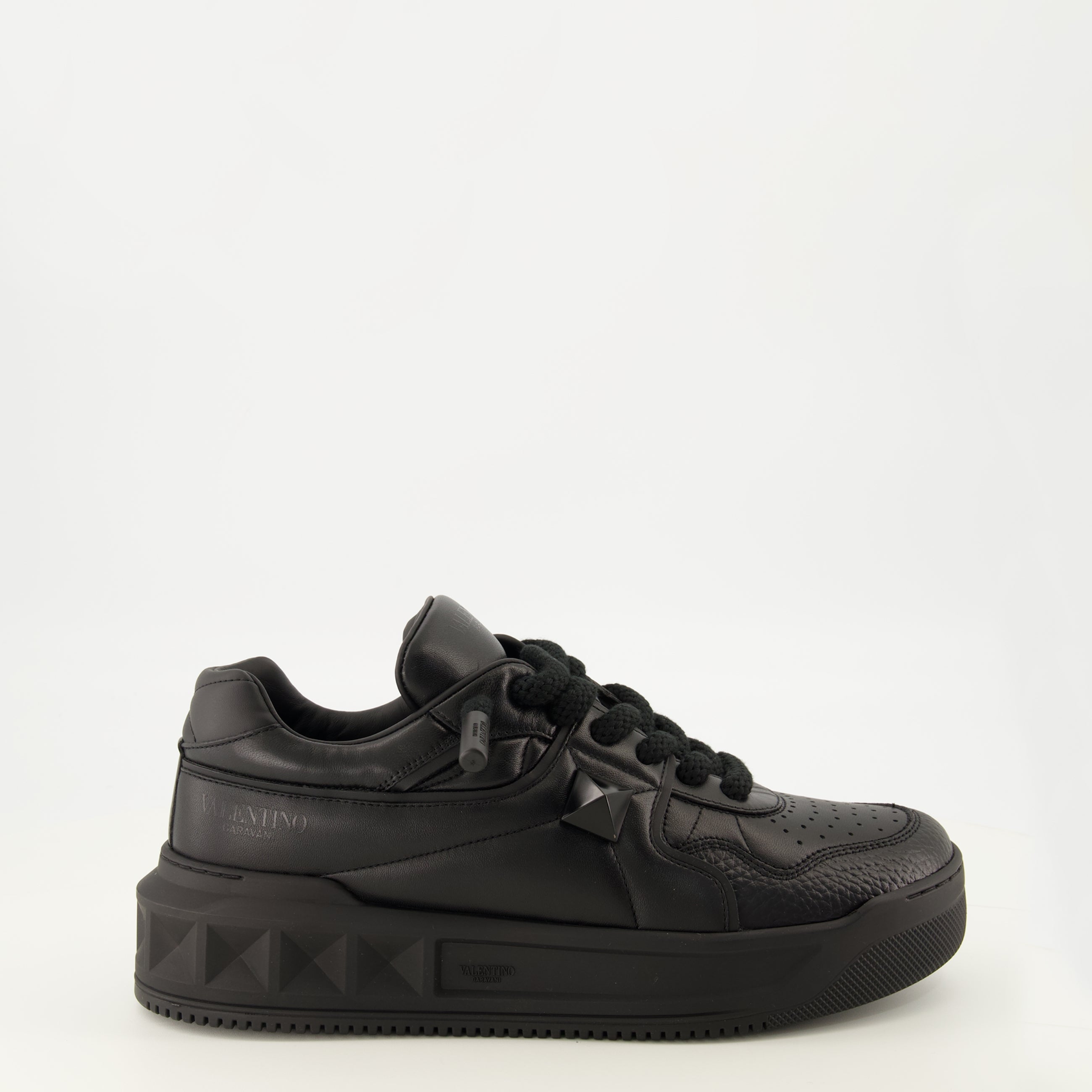 Baskets 원 스터드 XL 블랙 스니커즈 Valentino Garavani Noir Homme