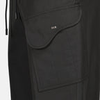 Immagine dei pantaloni cargo neri Dior per uomo - Stagione Primavera-Estate 2026 - Vista Dettagliata_1