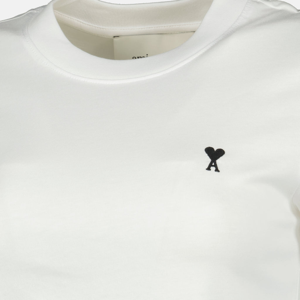 Imagem da T-shirt AMI de coração branco da marca Ami PARIS para Mulheres - Temporada Primavera-Verão 2026 - Vista Detalhada_1
