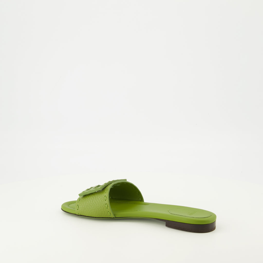 Imagen de las Mules Baguette verdes de Fendi para Mujer - Temporada Primavera-Verano 2026 - Vista Detallada 2
