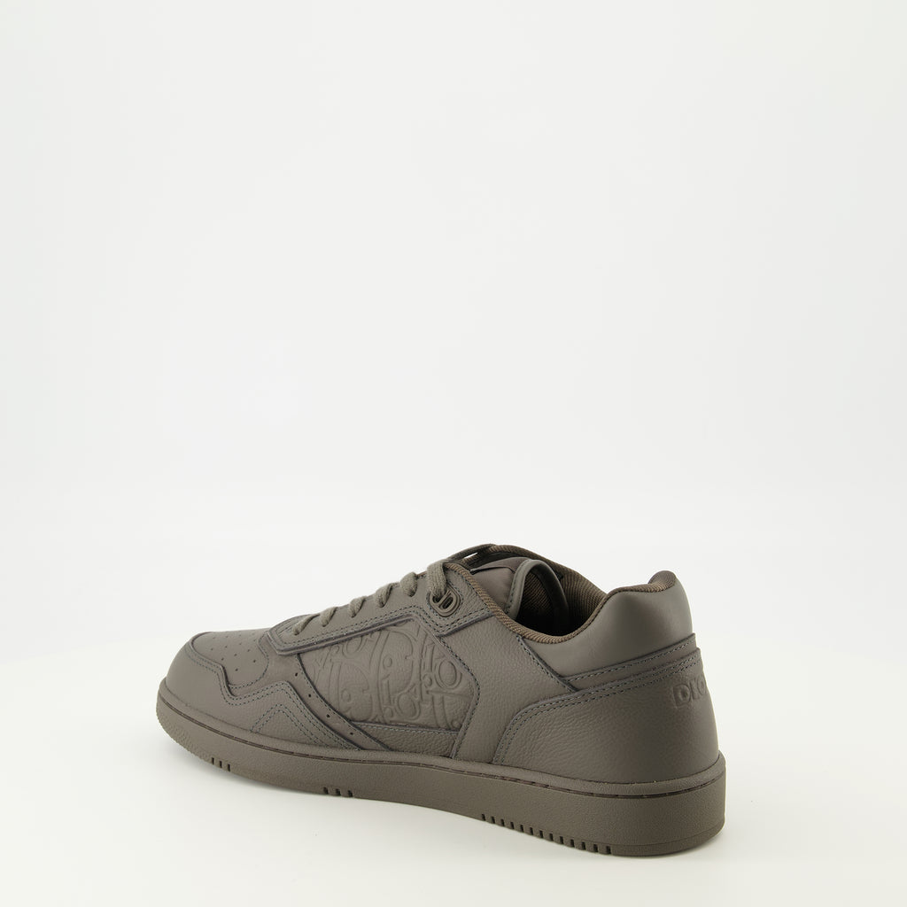 Bild der grauen Dior B27 Uptown Sneakers für Herren - Frühjahr/Sommer 2026 - Dreiviertelansicht von hinten rechts